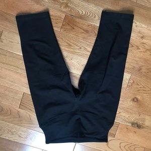 NWOT Yummie Cropped Leggings